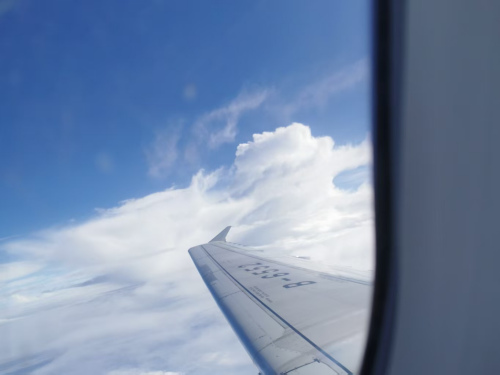 一个人可以买几张飞机票？同一趟航班重复订票了怎么办？