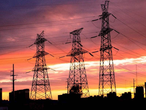 智能电容器在无功补偿中的应用