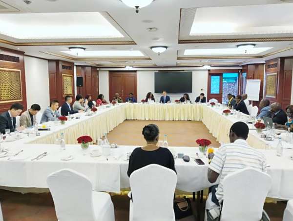 驻肯尼亚大使出席肯编辑协会“中国大使面对面”活动