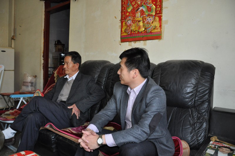 2014年春节扶贫慰问企业员工_2