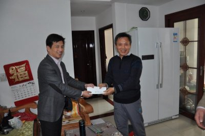 2014年春节扶贫慰问企业员工_3