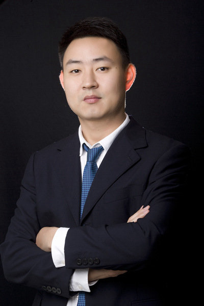 李银龙