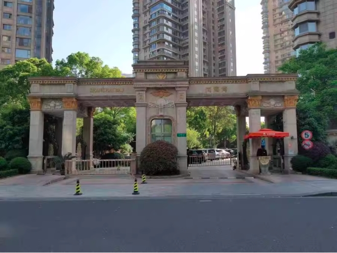 【尚海湾豪庭】徐汇区凯滨路19弄3号202室-二拍