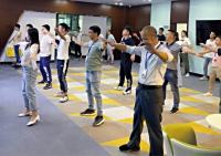 关爱员工出实招公司恢复广播工间操