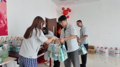 清凉关怀沁人心 同心聚力促生产 | 中科路恒公司开展“夏送清凉”员工关怀活动