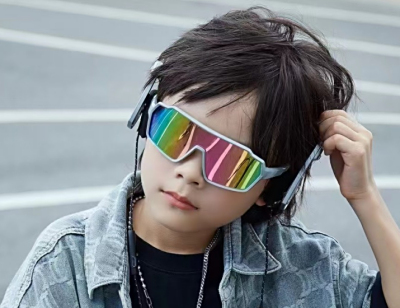 为什么青少年必须佩戴专业骑行眼镜？