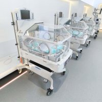 库存 GE Giraffe新生儿培养箱