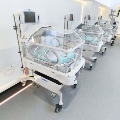 库存 GE Giraffe新生儿培养箱