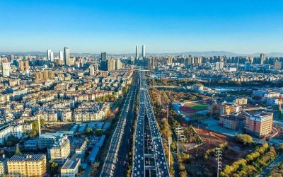 昆明市商務(wù)局多措并舉繁榮商貿(mào)經(jīng)濟(jì)