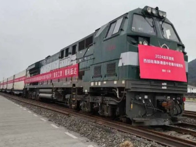 云南對(duì)南亞?wèn)|南亞國(guó)家貿(mào)易規(guī)模連續(xù)5年保持在1000億元以上#中老緬泰湄公河聯(lián)合巡邏執(zhí)法效果顯著