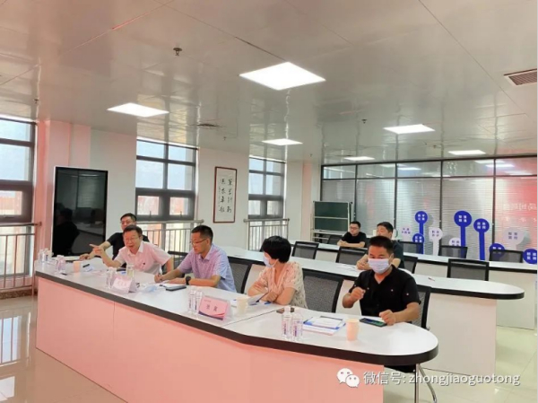 南阳市科学技术局副局长刘龙海一行莅临我公司进行现场办公