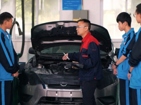 汽车运用与维修专业