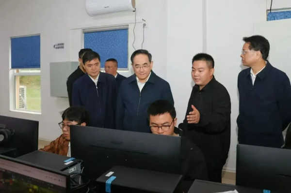 贵州省委书记徐麟调研惠水中关村e谷数据标注基地