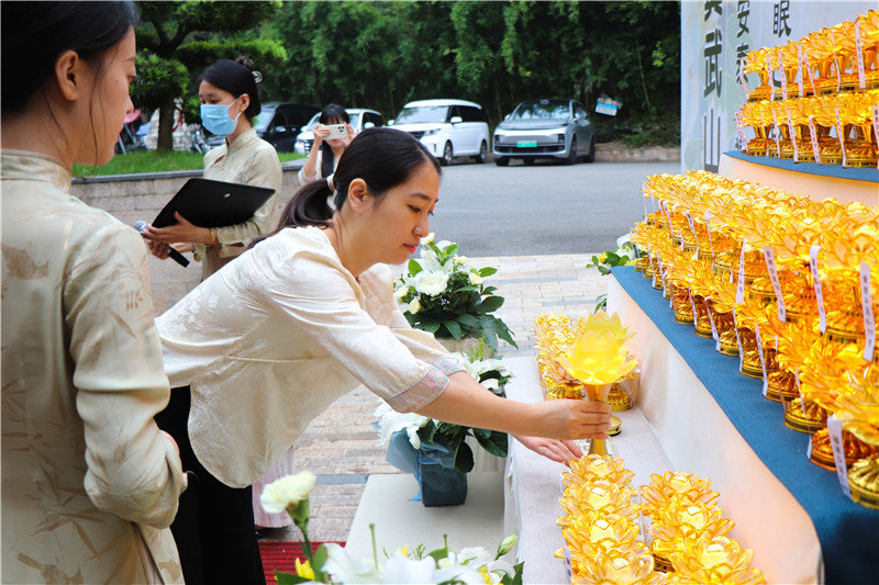 中元寄哀思 灯下念故人 | 节日祭祀 圆满礼成