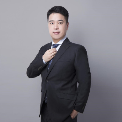 沈龚伟  律师