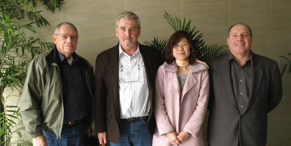 2008年10月，美国农业专家到我公司考察