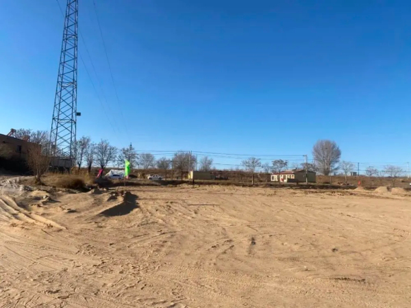 白土岗海子井村：一方盐碱地将迎来“春天”