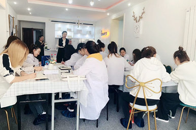 学会化妆，让我变得更有自信!