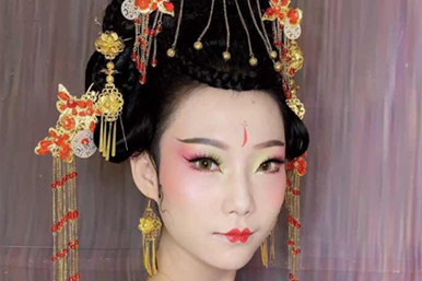 鑫天使高级化妆师全能班