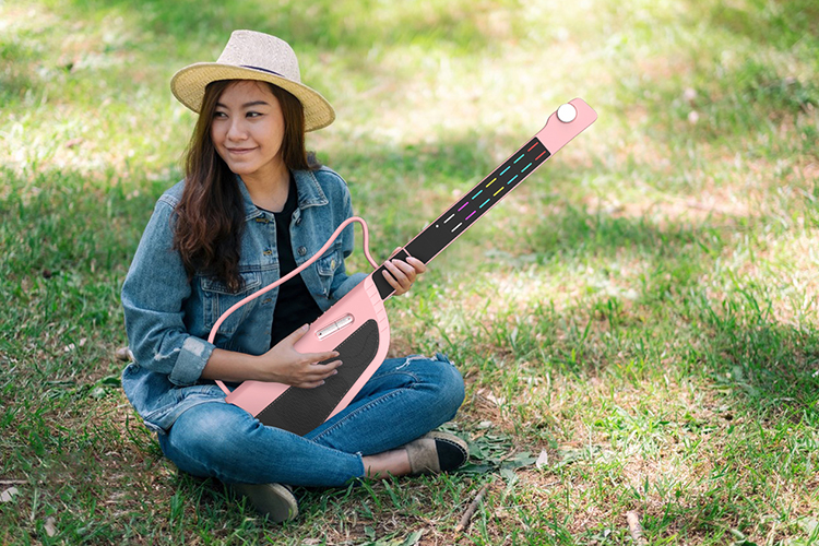 从实验室到用户手中：HIDLIVE无弦吉他的“品质密码”