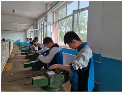 钳工技能竞赛，比拼“真”功夫