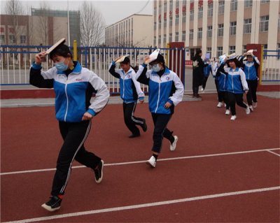 我校举行应急逃生演练活动