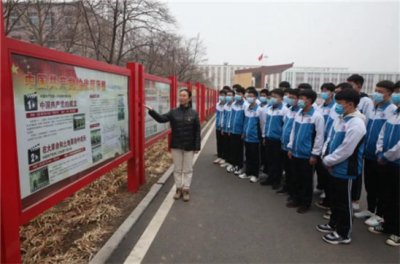 党史学起来，校园热起来