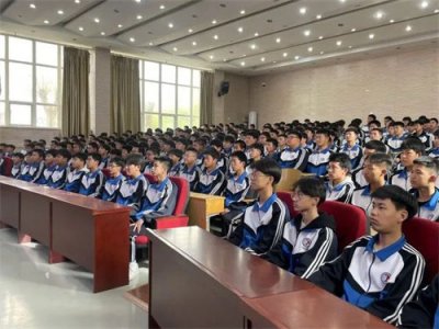 与法同行，护航青春