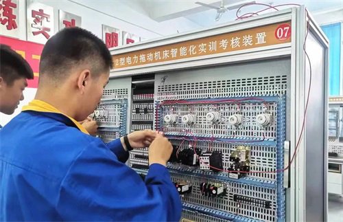 青春有梦，技无止境