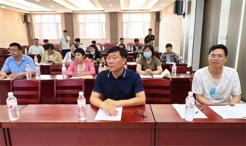 “说”出新成长 “课”上展风采