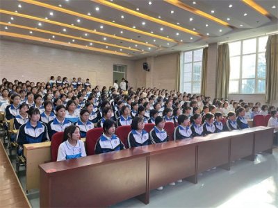 【师说，开讲啦】仰望星空，踏实前行