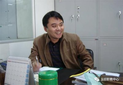 徐建民：美丽来自一个没有阳光的墙隅