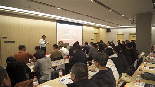 我校参加印机协会年会并致贺词