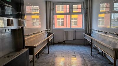 检查评比抓落实 文明规范再提升--我校开展本学期首次宿舍安全卫生联查活动