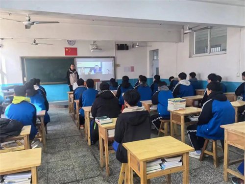 以练促防，临危不慌——我校成功举行消防应急疏散演练