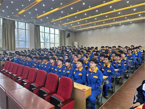 做追“锋”青年 让文明绽放