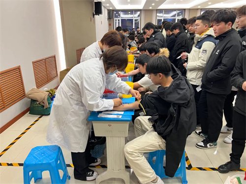 我校2024年高考体检工作圆满完成
