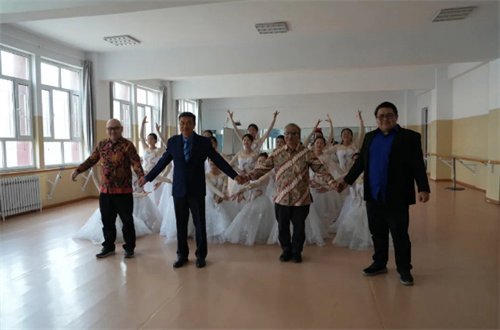 印尼总统大学访学团到玉田职教中心考察观摩