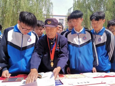 【玉田职教中心】劳动节接续青年节 老模范引领新青年