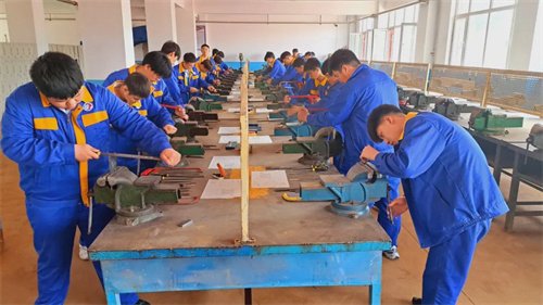 【玉田职教中心】第十八届技能节钳工技能竞赛圆满完成