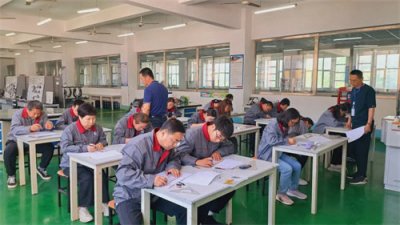 【玉田职教中心】机修专业部举行专业课教师技能比武