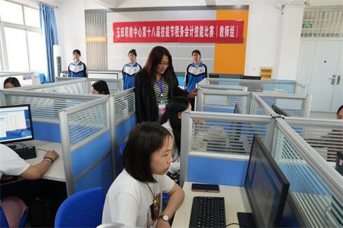 守初心 展技能 亮风采——财经专业部举行专业课教师技能比武活动