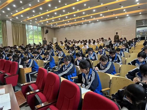 升学考试在进行，助力学生新发展——综合专业部精心组织升学摸底考试