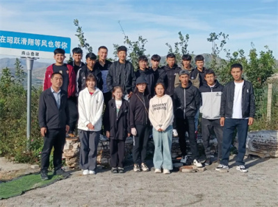 新疆学子国庆研学行