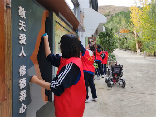 党建引领聚合力，志愿服务暖人心