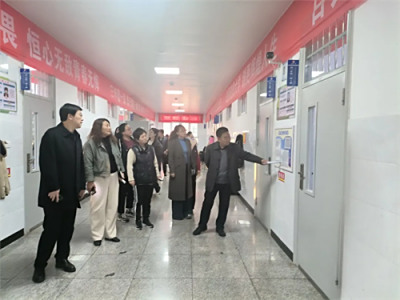 玉田职教中心干部教师赴玉田一中参观学习