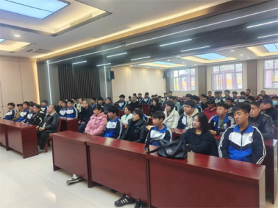 机加专业部举办“2+2+2”贯通培养家长座谈会