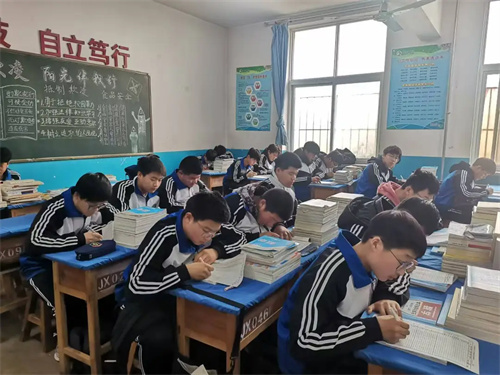 实训处开展学生对实习指导教师的民主测评活动