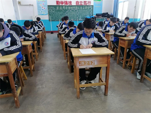 “笔尖展风采·墨香满校园”——机修专业部举办学生硬笔书法比赛