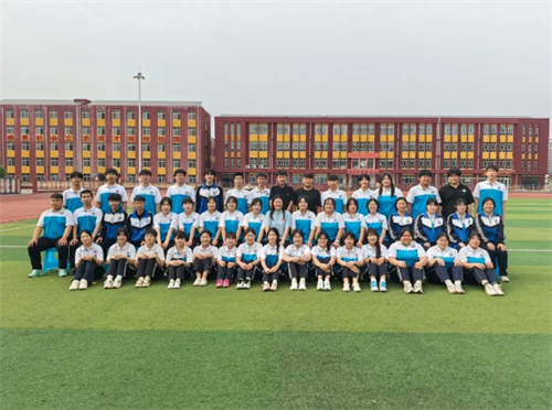 青春若有忆，你是壁上光